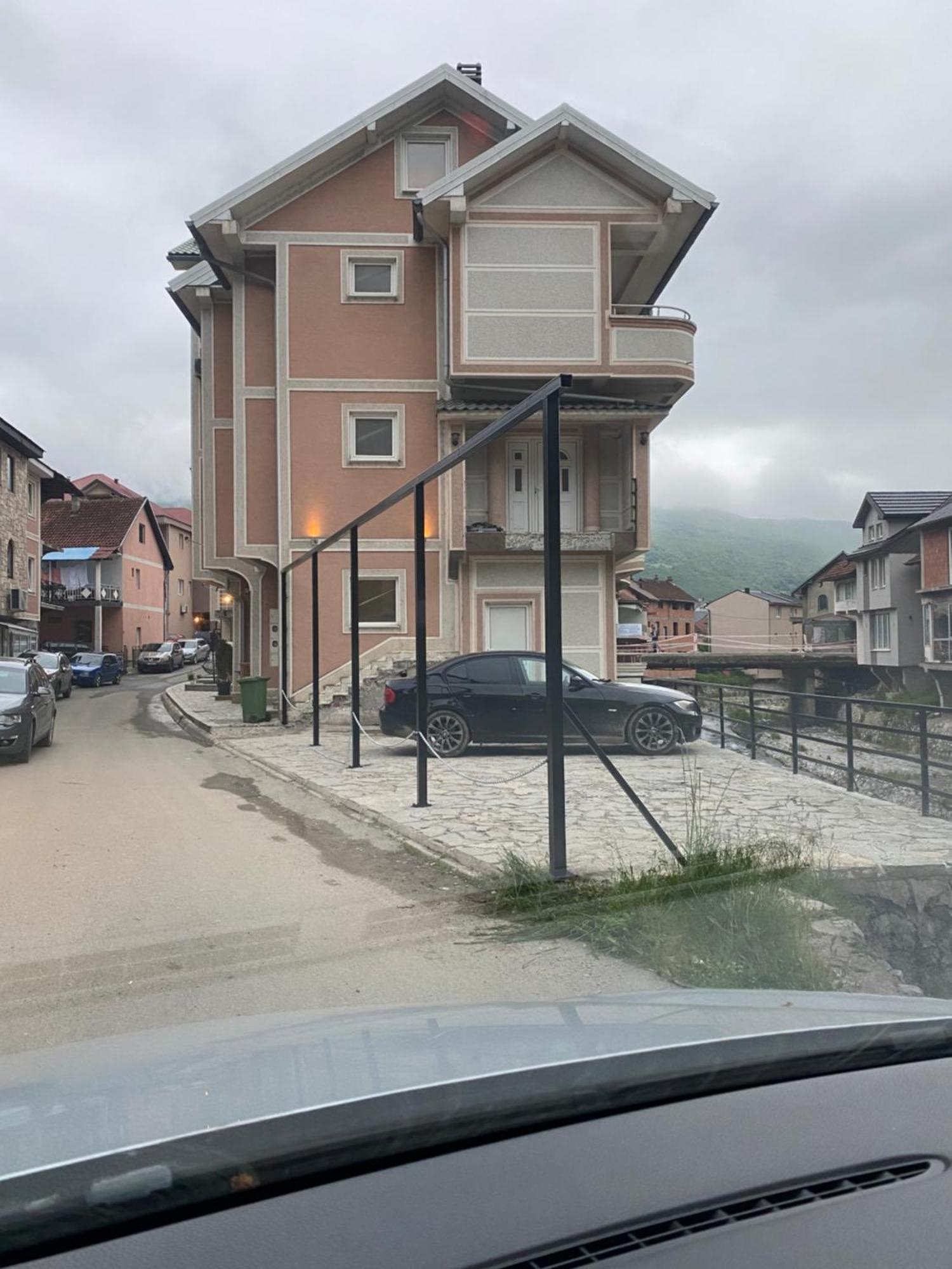 Apartmani Ambiente بلاف المظهر الخارجي الصورة